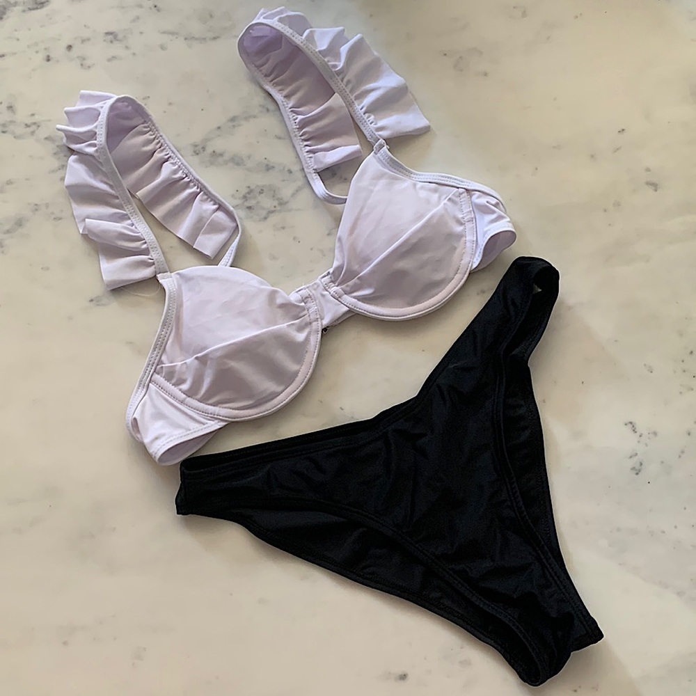 Ruffle Trim Underwire Bikini Top&Bottom